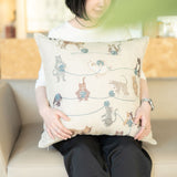 Coral & Tusk Cushion Playful Cats <span>コーラルアンドタスク クッション</span>
