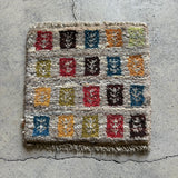 ミニギャッベ 40×39cm イラン手織り 一点物 チェアマット
