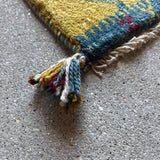 ミニギャッベ 37×41cm イラン手織り 一点物 チェアマット