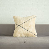 ムーリルト クッション 織り目詳細 ふわふわの質感 天然ウール