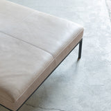 心石工芸のオットマン。TERRA SOFA・HILL SOFAと高さを揃え、連結・分離して使える