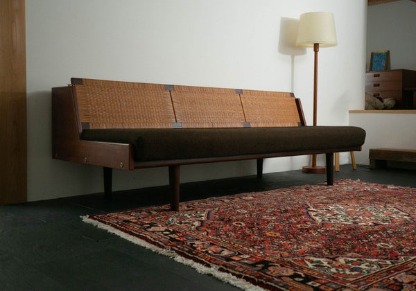 本物のトライバルラグとは？ヴィンテージラグの魅力解説