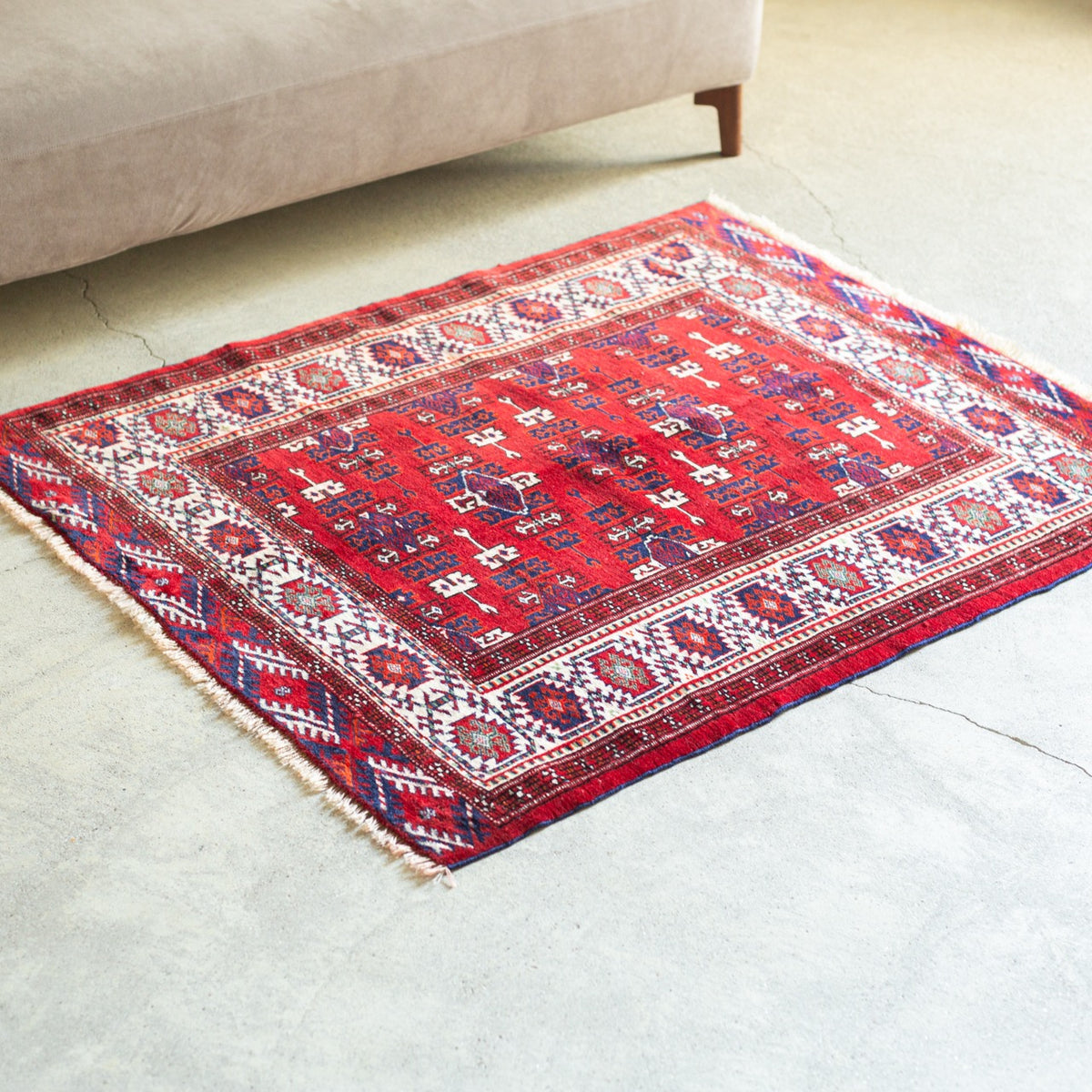 RAGQ030 ビンテージトライバルラグ ウール絨毯 135cm×70cm 【公式通販】