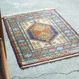 トライバル ラグ 83×66cm イラン手織り 一点物