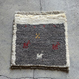 ミニギャッベ 40×38cm イラン手織り 一点物 チェアマット
