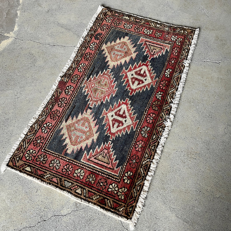 Tribal Rug 105×60<span>トライバルラグ 23103610</span>