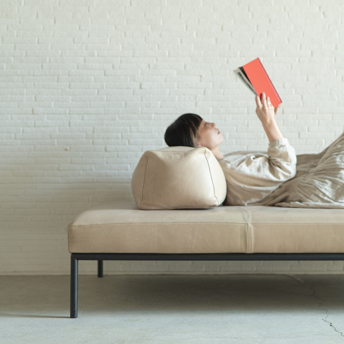 心石工芸・TERRA SOFA | 背もたれなしソファ・自由な座り心地 – ラグ