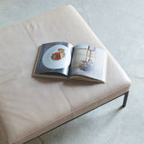 心石工芸のオットマン。TERRA SOFA・HILL SOFAと高さを揃え、連結・分離して使える
