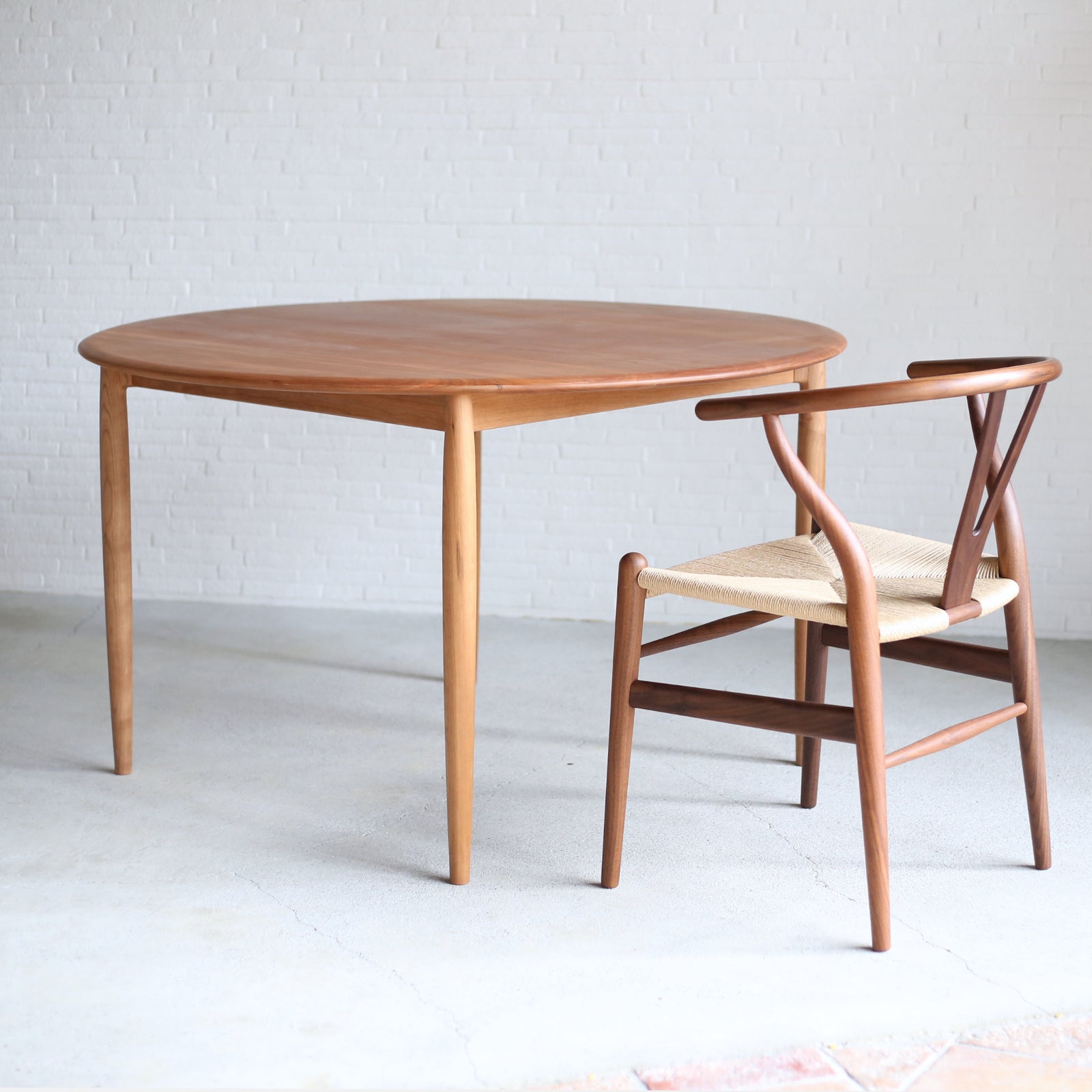 Universe Dining Table ユニバースダイニングテーブル | G.E.M ONLINE STORE – ラグ・絨毯専門店 G.E.M  ONLINE STORE